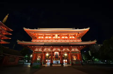 Hozomon Gate, Asakusa, Tokyo, at night