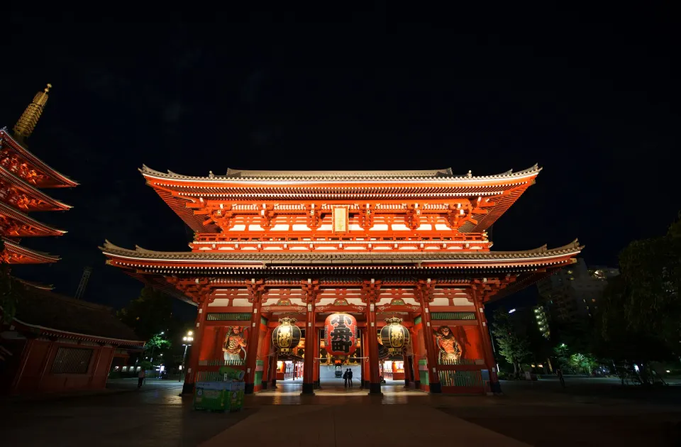 Hozomon Gate, Asakusa, Tokyo, at night